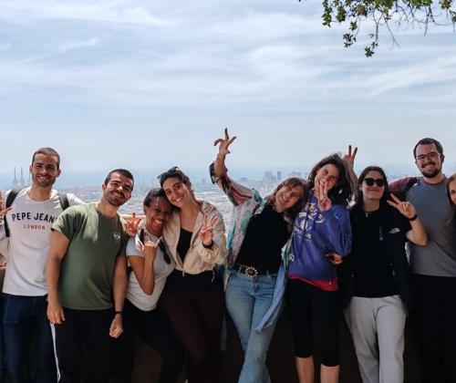 Grupo de jóvenes y voluntariado en Collserola