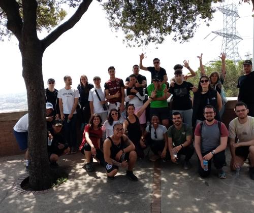 Foto de grupo de todas las personas participantes a la gincana